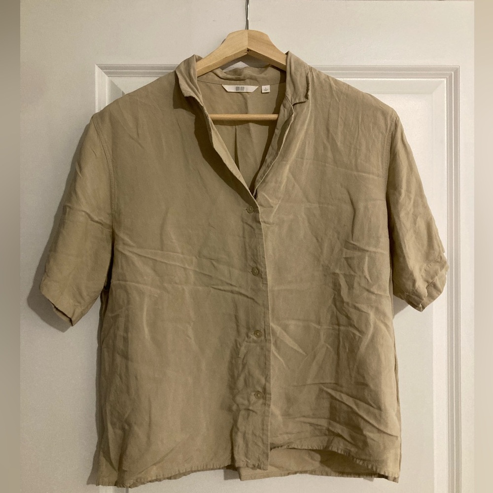 Uniqlo linen camp collar short sleeve shirt